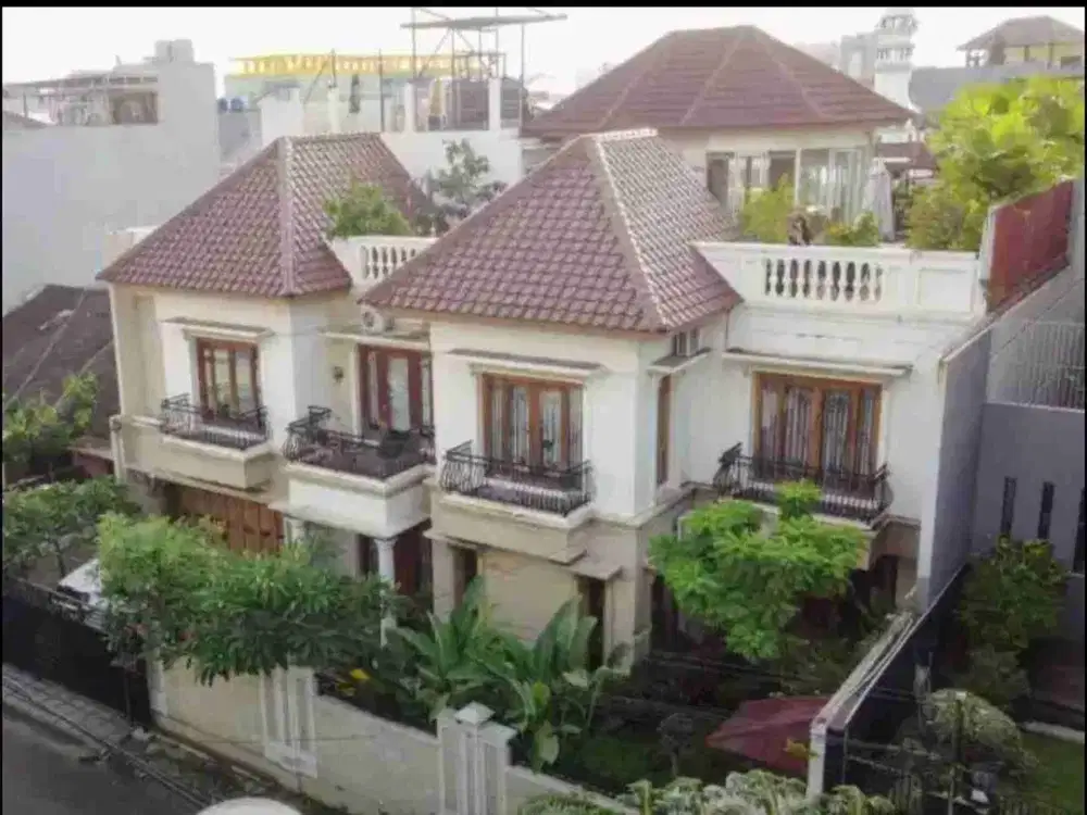 RUMAH CLASIK TROPIS UK 18,8 X 23M² DI SLIPI