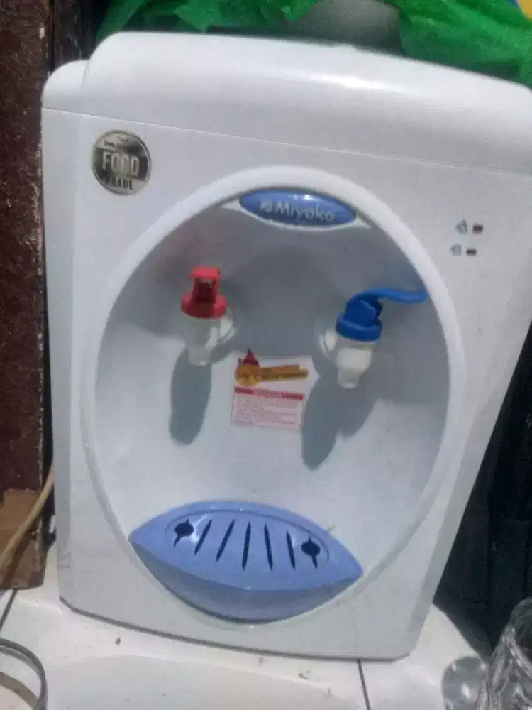Dispenser Panas dan Normal