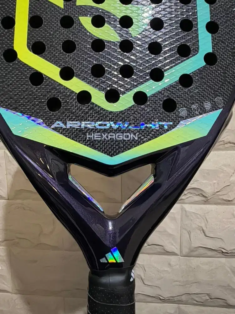 Adidas Arrow Hit Hexagon LTD 2026