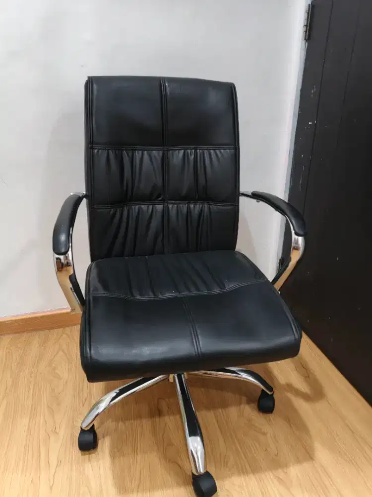 Kursi Kantor / Kursi Gaming - JUAL RUGI - baru dan tidak pernah pakai
