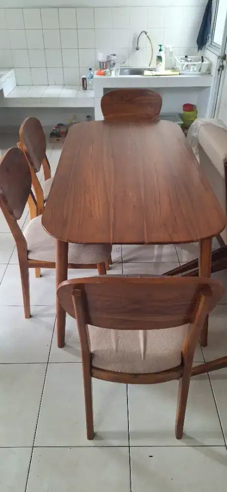 Set Meja Makan Kayu Minimalis incl. 6 kursi
