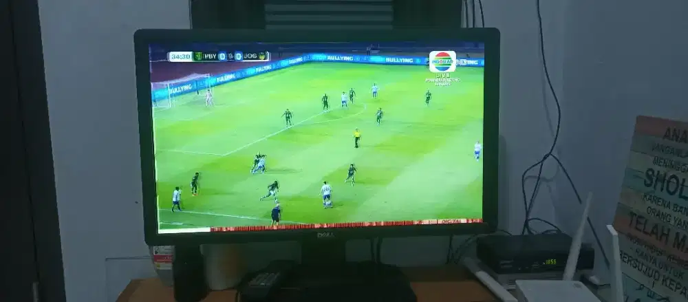 Monitor Dell 24 bisa layar bisa rotate