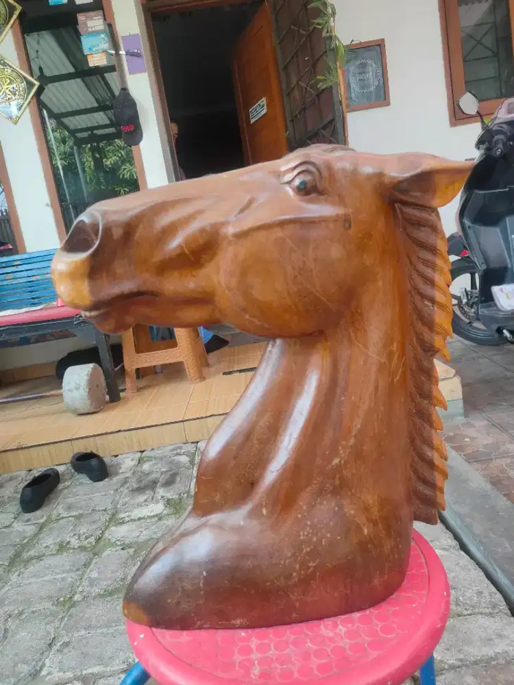 Patung kepala kuda