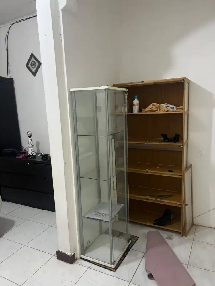 lemari kaca display