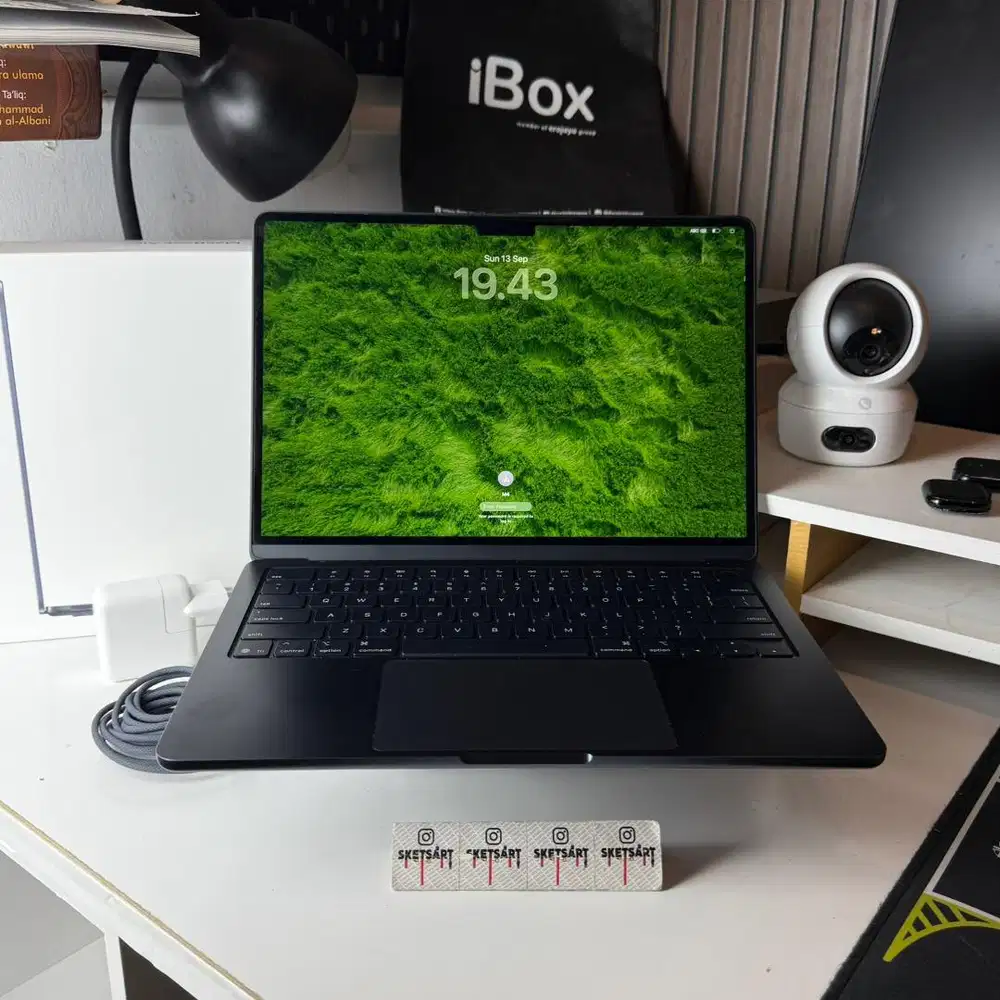 MacBook Air M4 16/256gb Midnight iBox Garansi September 2026