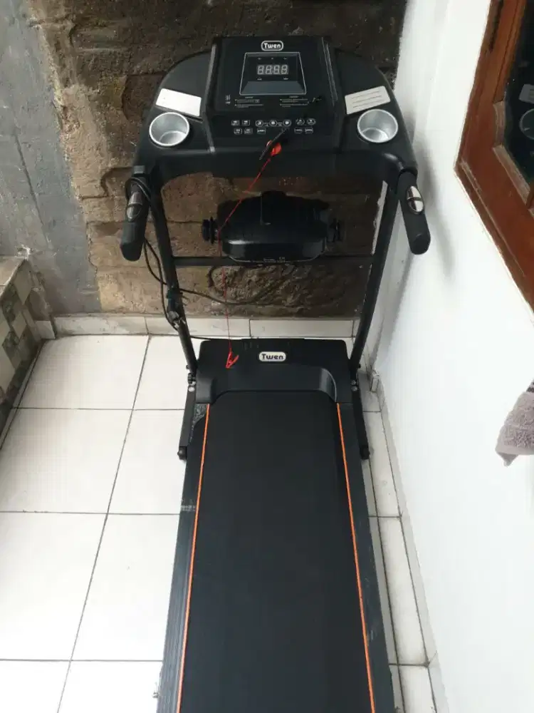 Treadmill TWEN T500MT Elektrik Multifungsi – Normal, Siap Pakai