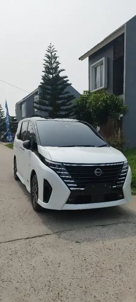 Nisan serena epower 2025