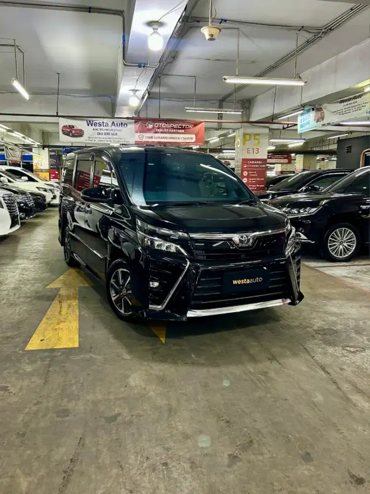 Low KM Toyota Voxy 2.0 AT 2019 Terawat 2020