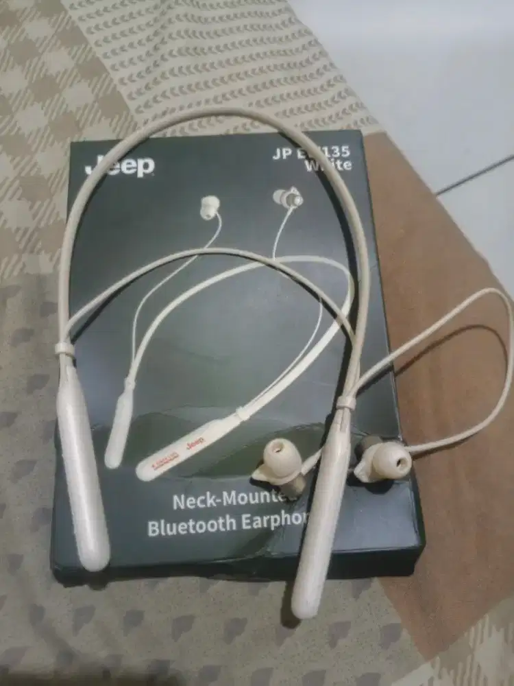 Earphone bluetooth leher gantung Jeep jp ew135 original