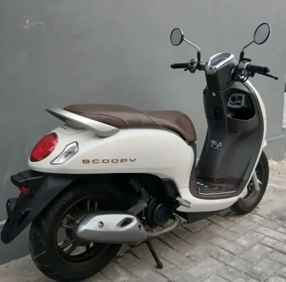 Scoopy Prestige 2023 Putih (Keyless) Low KM 5rb Mulus Pajak Hidup