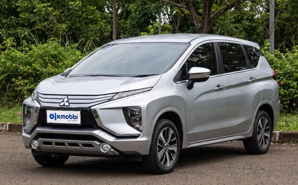 TDP 10 JT Mitsubishi Xpander 1.5 Sport Bensin-AT Silver 2018