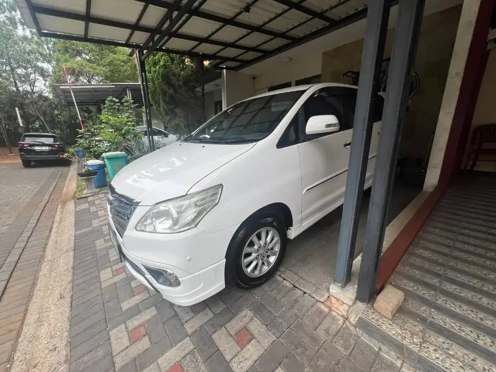 Toyota Kijang Innova 2.0 V Luxury – Terawat Siap Pakai