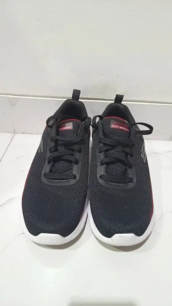 SEPATU SKECHERS SHURMAN