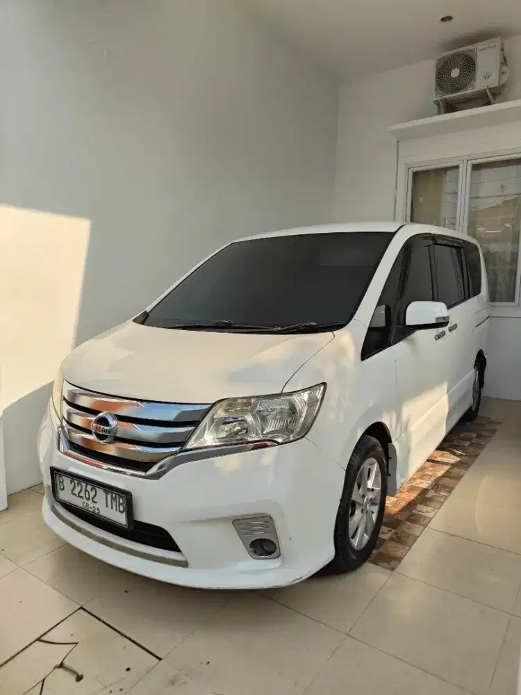 2014 NISSAN SERENA  HWS MATIC