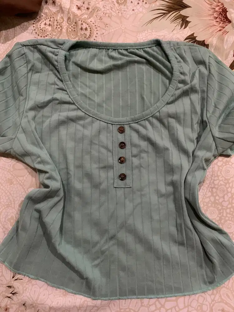 crop top baby tee hijau
