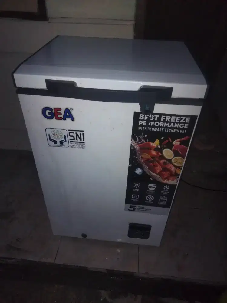 frezer merk Gea UK 100 liter
