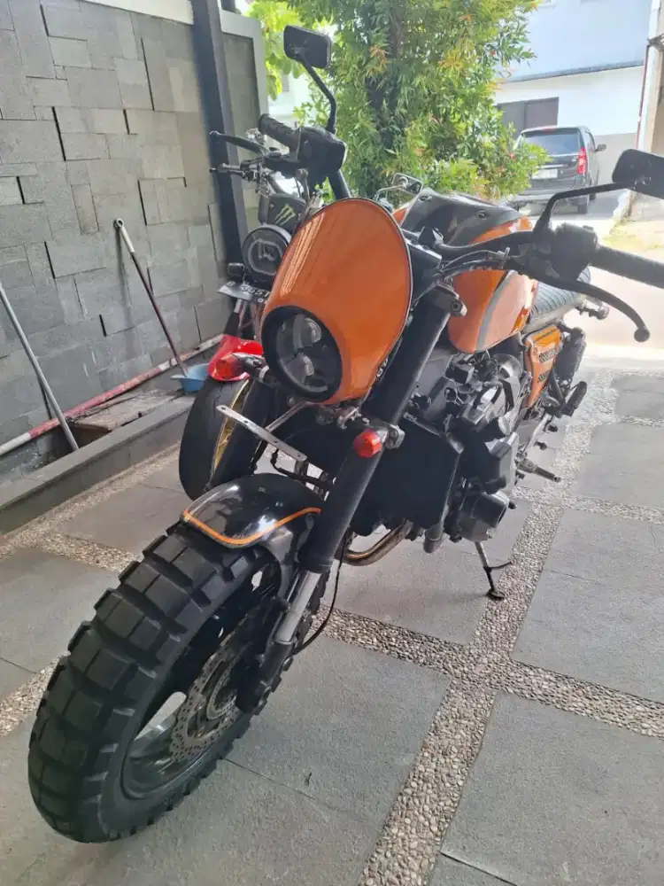 Di jual motor second mulus 100% kawasaki Z800 orange black 2014