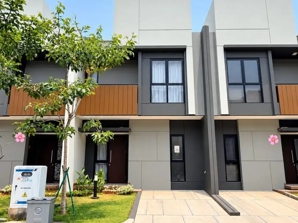 DISEWAKAN RUMAH 2 LANTAI DI CLUSTER  REGIA SUMMARECON CROWN GADING