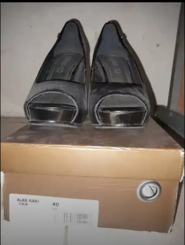 Sepatu Everbest Warna Hitam