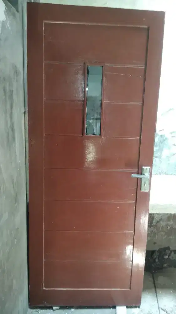 Kusen dan pintu bekas kayu Borneo