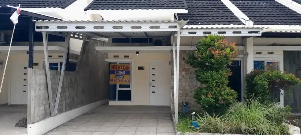 DISEWAKAN RUMAH