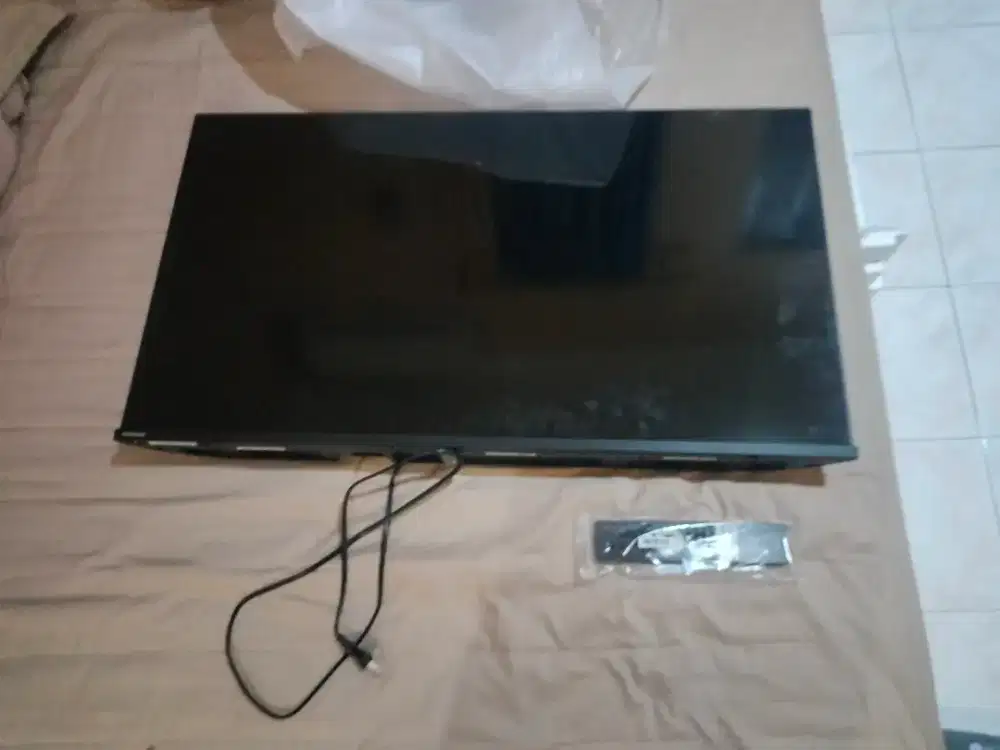 TOSHIBA GOOGLE TV E35 – KONDISI MULUS -  NO DENT - ALL NORMAL