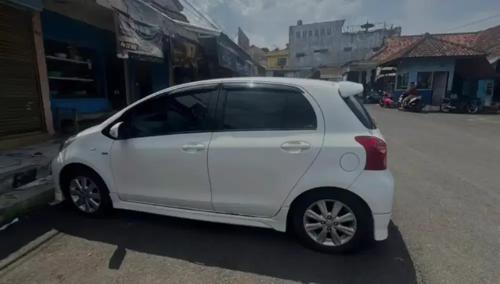 Dijual Yaris bakpao 2012 AT 110 jt nego