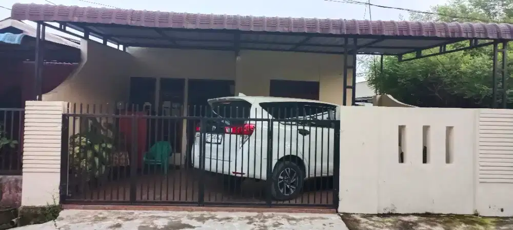 Rumah siap huni. Lokasi jl. Baru gg. Melur no. 3 luas tanah 138 m.
