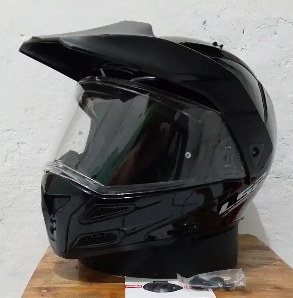 LS2 FF324 Metro Evo Black Glosy Modular Helm