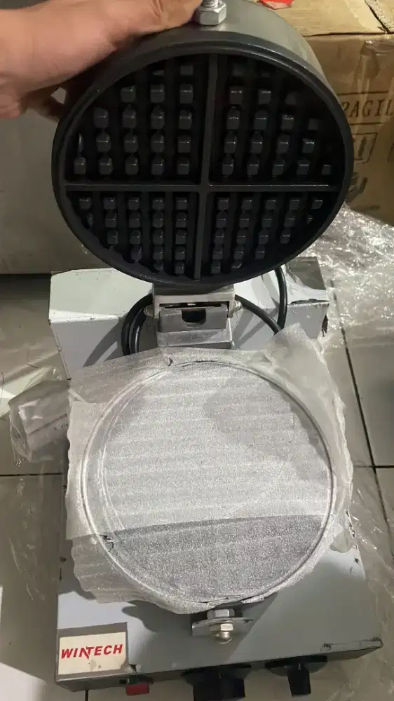 Waffle Maker WFB-TWB1