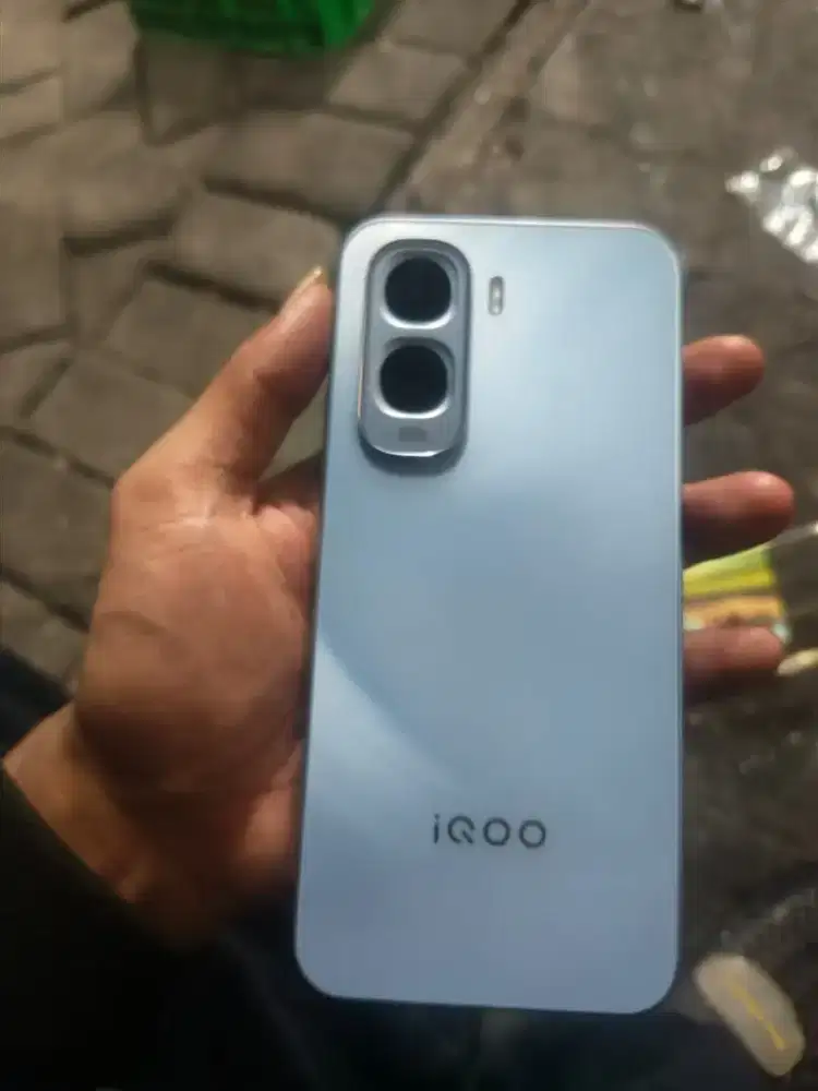 Iqoo z11 8/128 gb