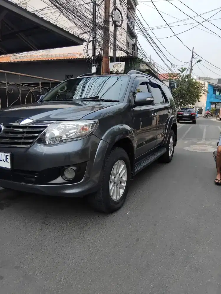 Toyota fortuner g lux matic  bensin 2011
