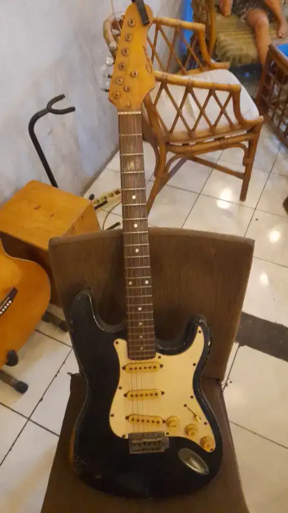 Jual Gitar Listrik Classic Caraya
