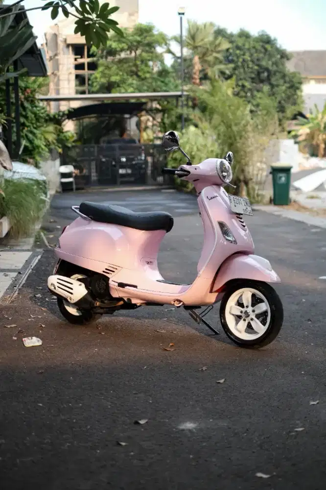 PINKY VESPA LX 125 IGET 2018