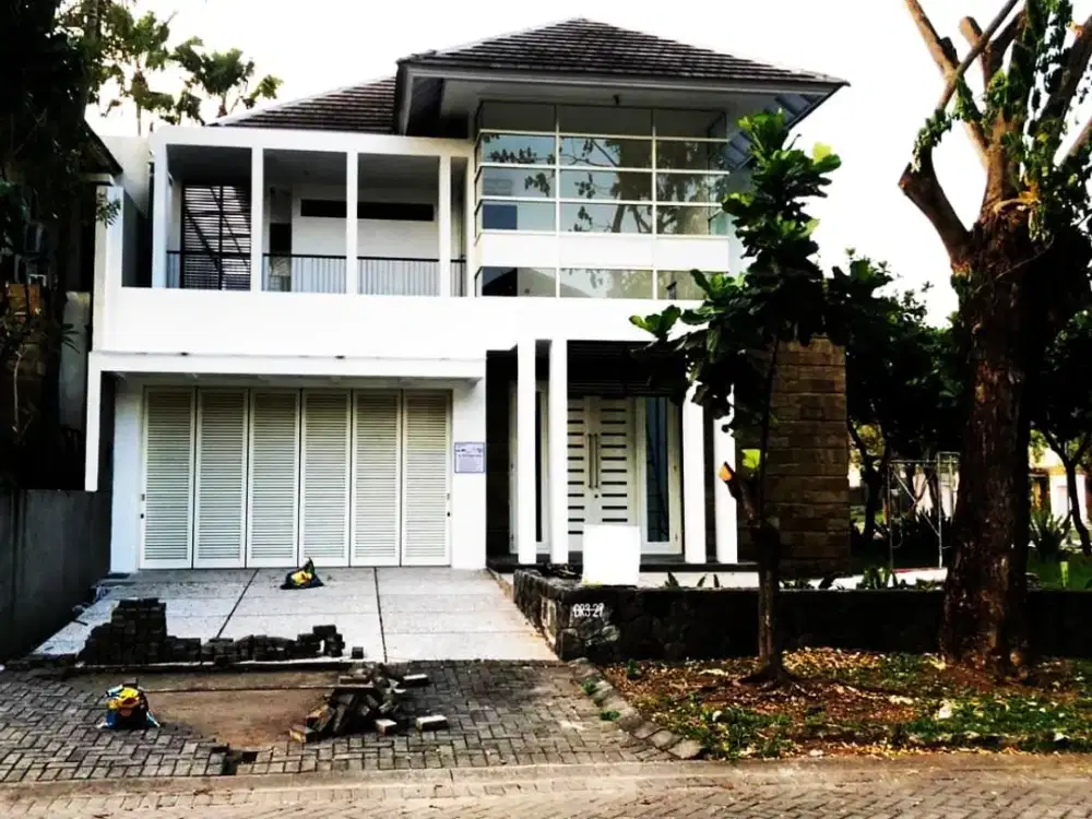 Rumah Mewah Hook di Diamond Hill Citraland Surabaya Barat