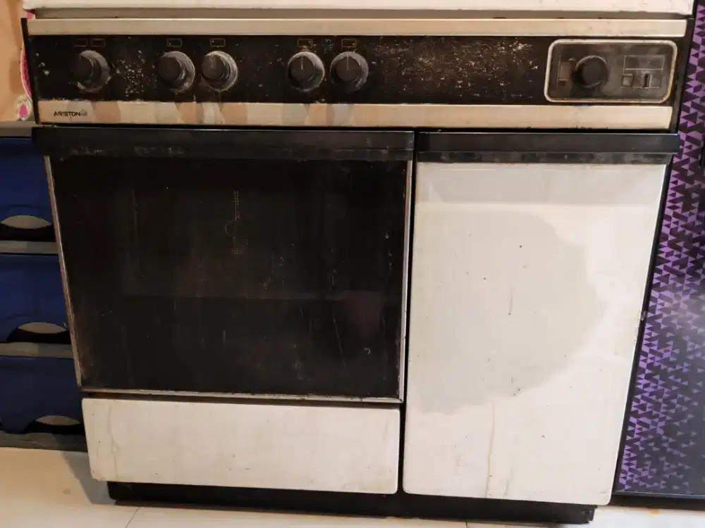 Preloved kompor oven Ariston 4 tungku freestanding made in Italy
