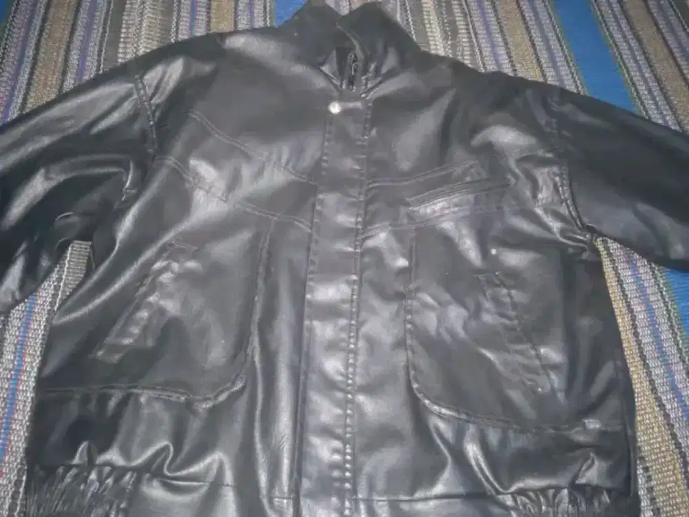 Jaket Kulit ukuran M Mulus Nominus