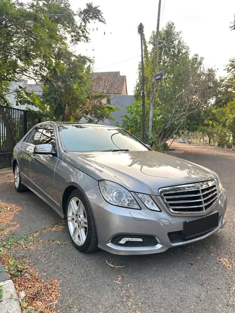 Mercedes-Benz E300 2010 Bensin