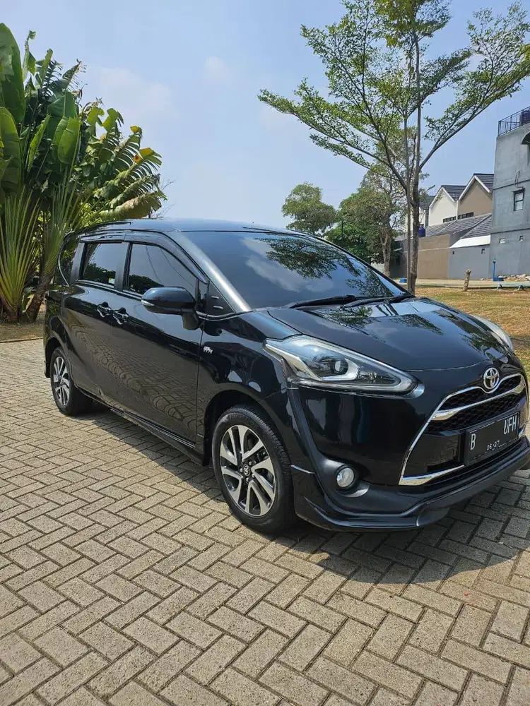 TOYOTA SIENTA Q 2017