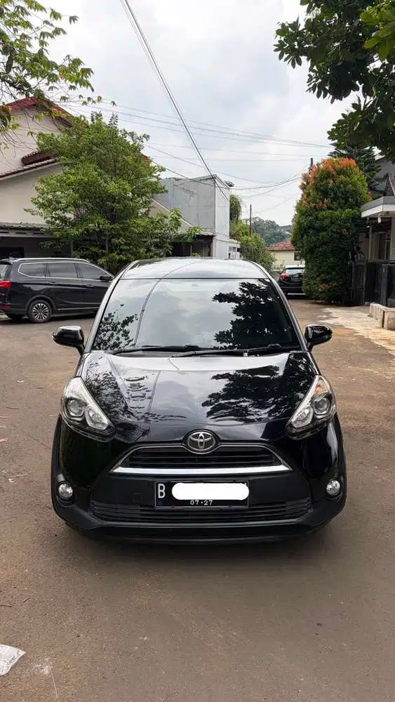 Toyota Sienta 2017 V Automatic