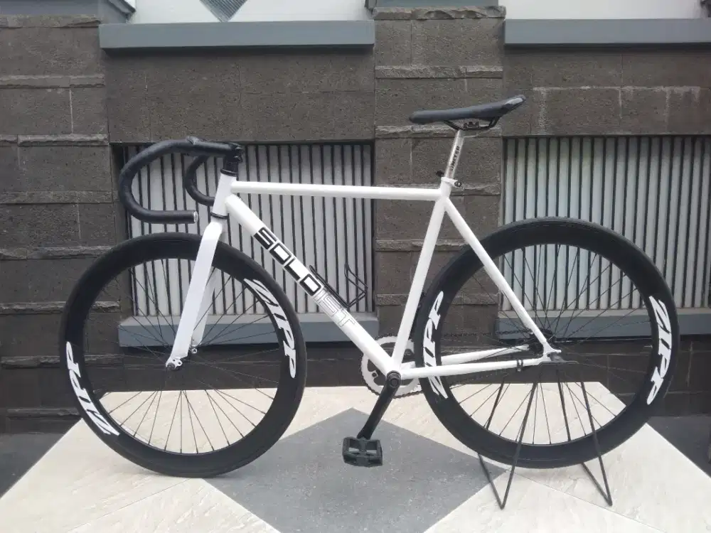 Sepeda fixie solois 02