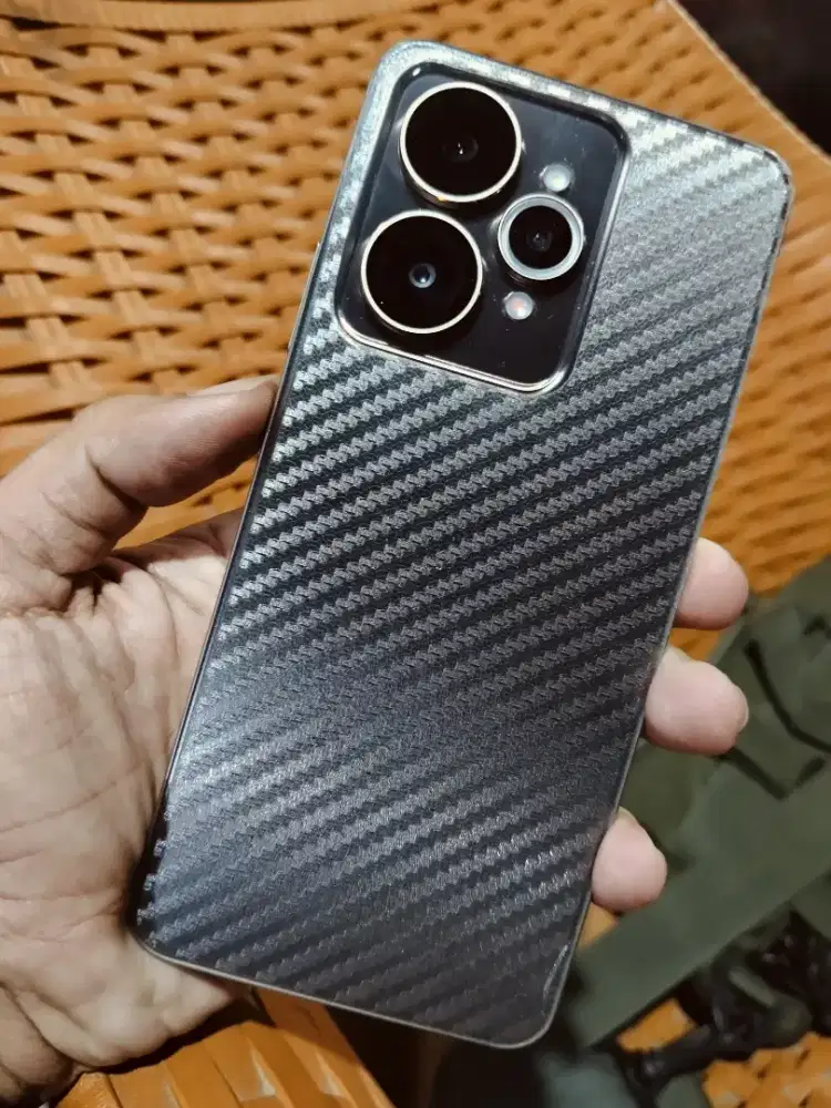 Realme 15 5G 8/256 GB SUIT TITANIUM Unit + Charger Garansi ON 03/2027