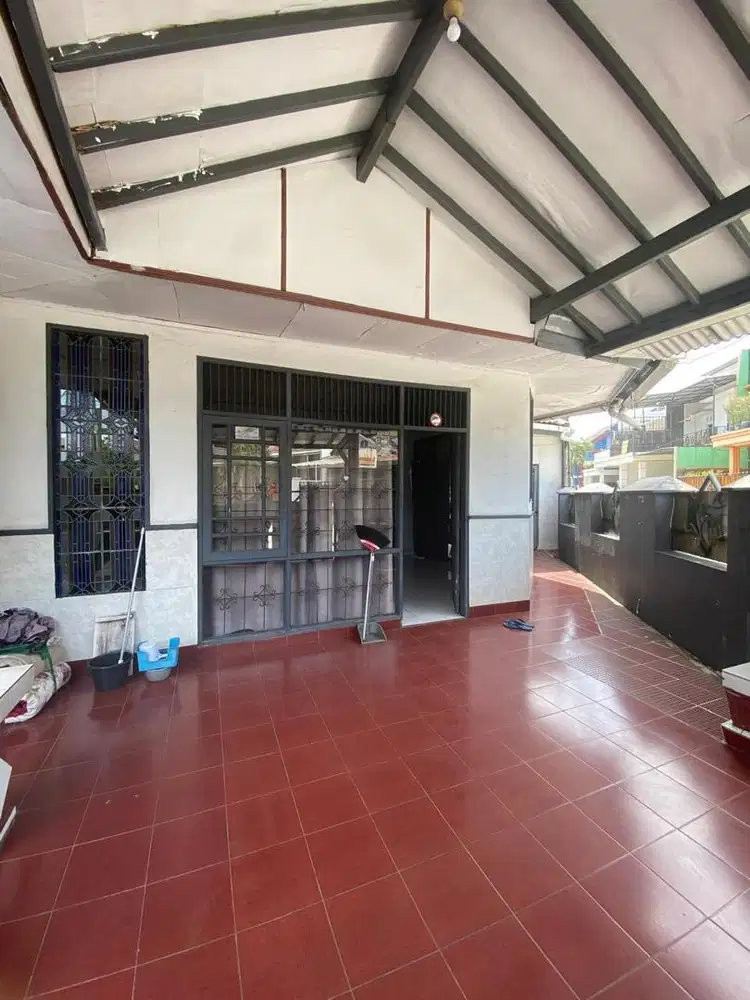 Rumah siap huni di harapan indah bekasi