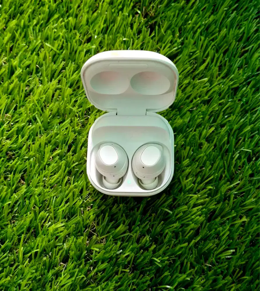 SAMSUNG EARBUDS FE SECOND