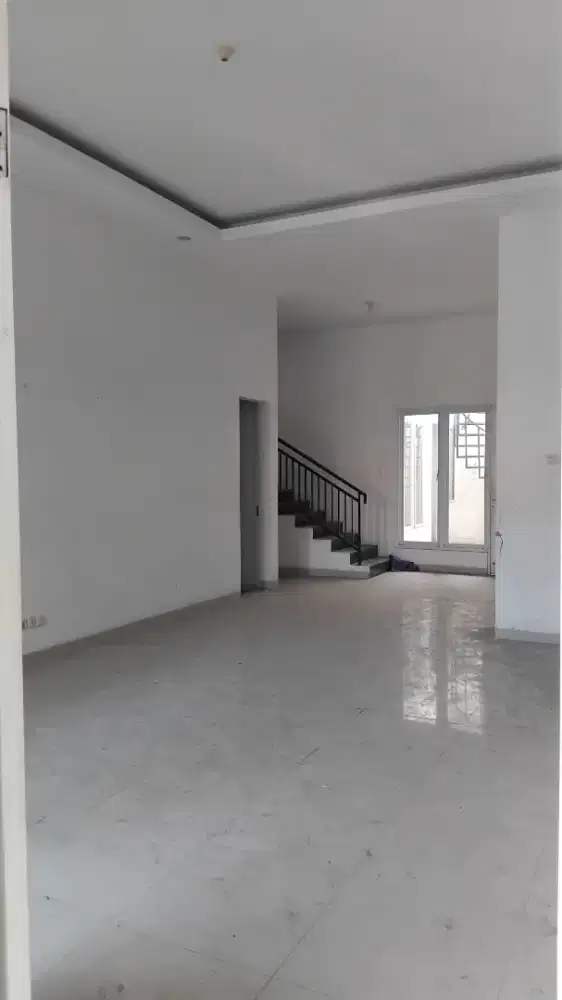 Jual Rumah Second 2 Lantai Perlu Renov di area Sutorejo, Sby