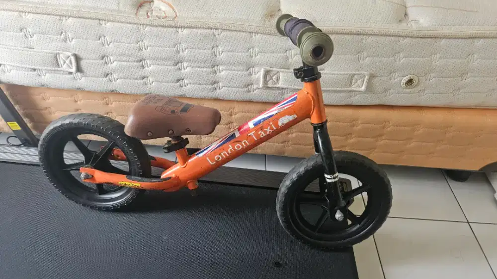 Balance bike London taxi push bike