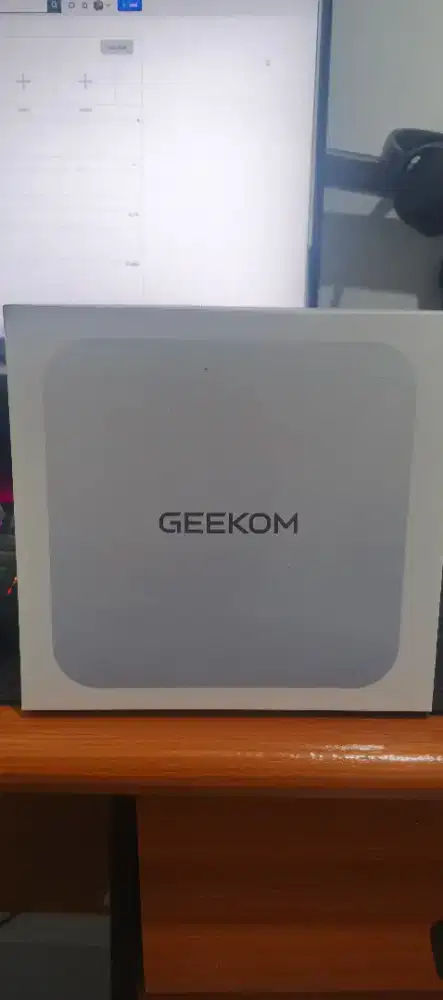 Geekom Mini PC Gaming A8 AMD Ryzen 9 8945HS RAM 32GB DDR5 1TB SSD