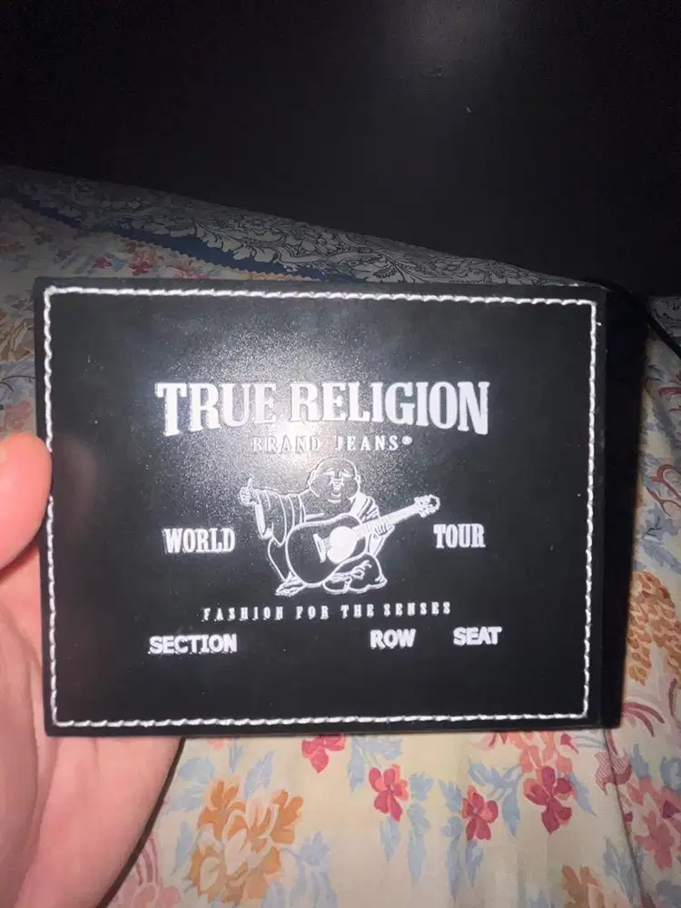card holder true religion
