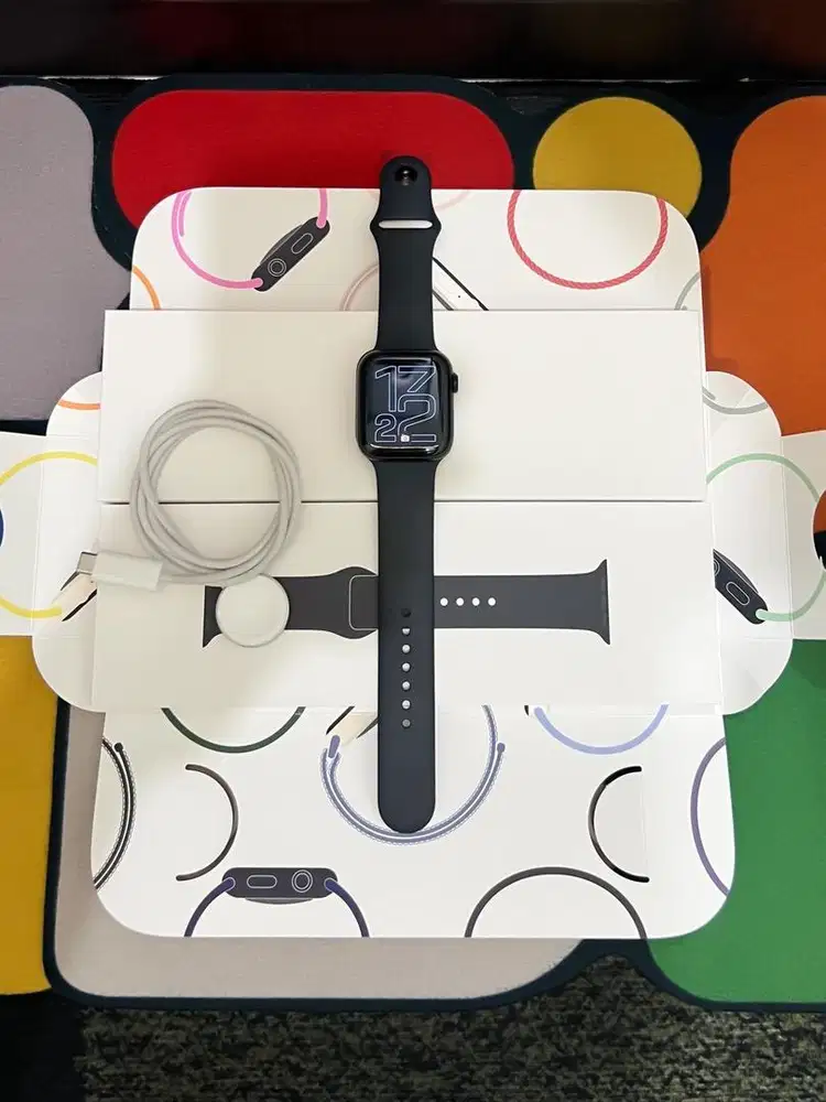 Apple Watch SE 3 44MM iBox Garansi ON 07/07/2027