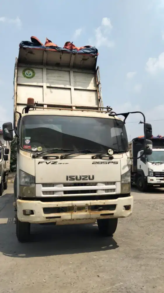 Isuzu Giga Dump Truck tahun 2013 FVZ 34P